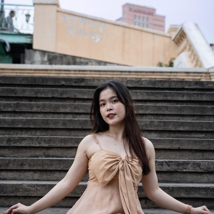 Jordan Malik, Client Relations Director, discussing corporate gifting strategy with business clients